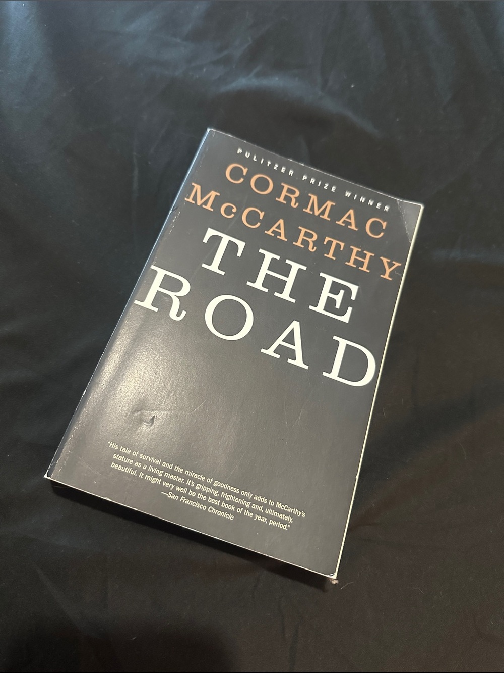 Cormac McCarthy The Road - Black Paperback Book
